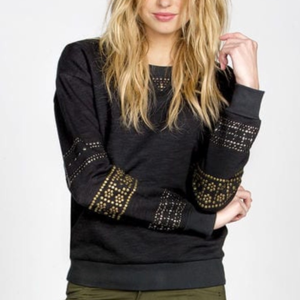 Miss Me Vintage Women's Leading Edge Pullover Top